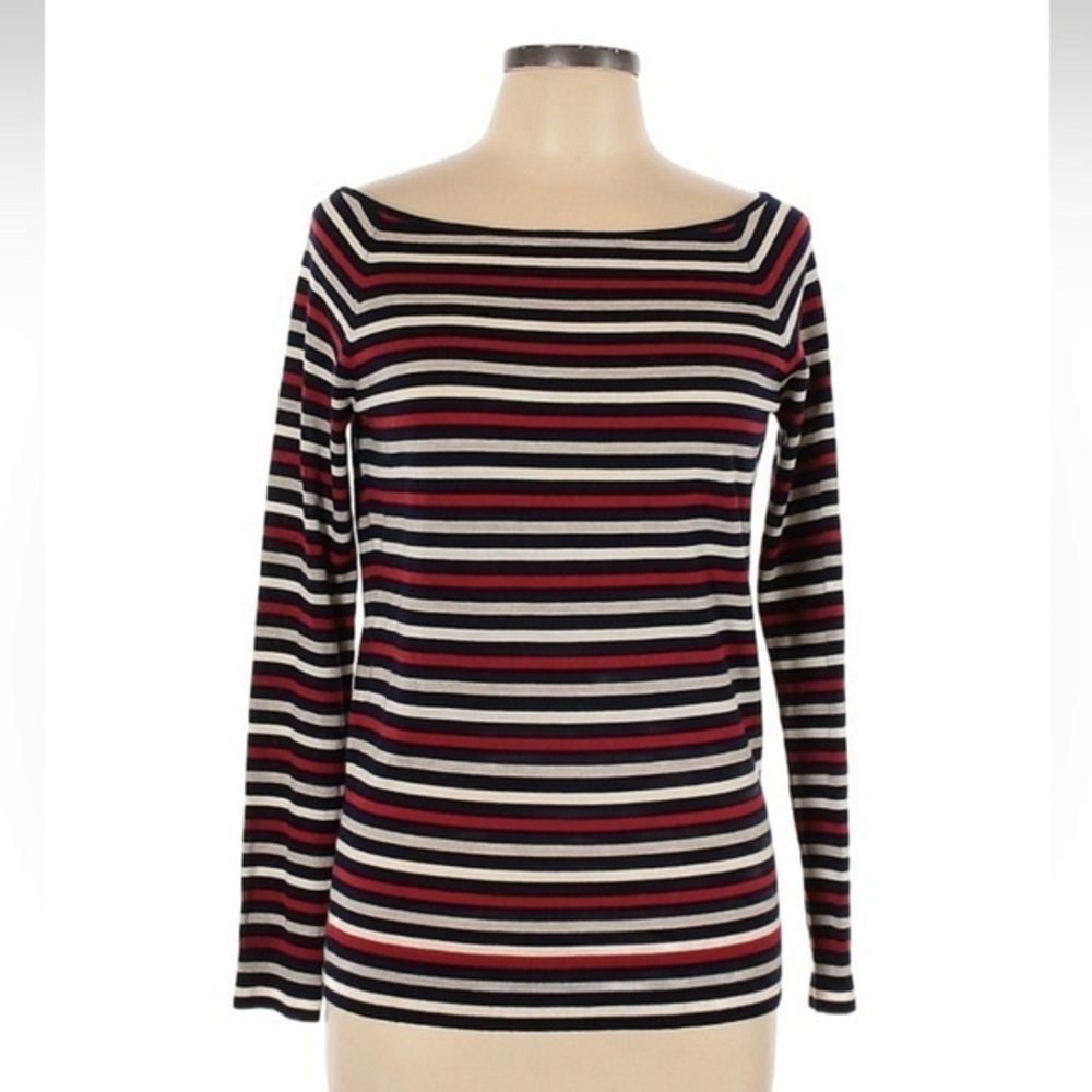 Theory
Size M Pullover Sweater